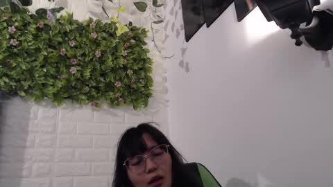 Trixie 3 online show from 02/13/25, 01:37