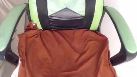 Trixie 3 online show from 10/16/25, 02:29