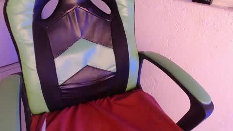 Trixie 3 online show from 11/10/25, 01:21