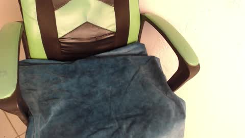 Trixie 3 online show from 11/17/25, 01:28