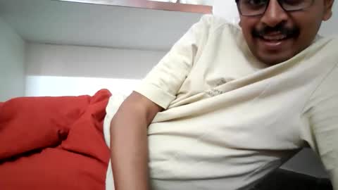 Snapshot of wearcondom chatting on 11/01/25, 08:05 sexyguy online show from 11/01/25, 08:05