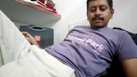 Snapshot of wearcondom chatting on 12/04/25, 11:41 sexyguy online show from 12/04/25, 11:41