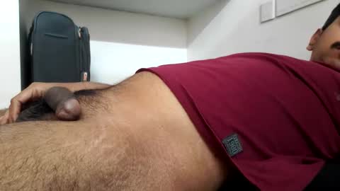 Snapshot of wearcondom chatting on 12/17/25, 10:32 sexyguy online show from 12/17/25, 10:32