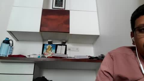 Snapshot of wearcondom chatting on 12/19/25, 09:27 sexyguy online show from 12/19/25, 09:27