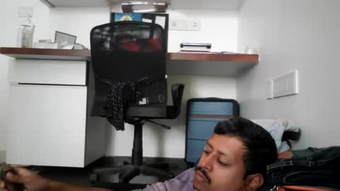 Snapshot of wearcondom chatting on 02/18/26, 05:58 sexyguy online show from 02/18/26, 05:58