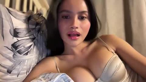 Maggie online show from 11/23/25, 05:02