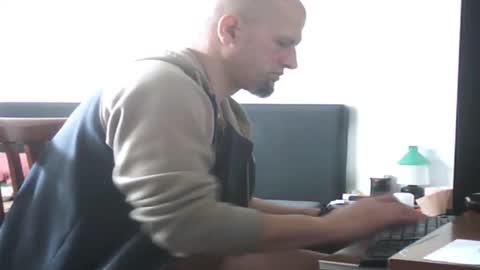 Daddy online show from 05/03/26, 05:57