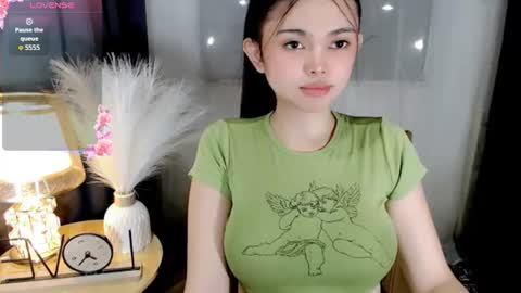 Snapshot of webcum_mami chatting on 07/04/26, 10:05 mami abby online show from 07/04/26, 10:05
