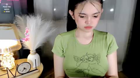 Snapshot of webcum_mami chatting on 07/13/26, 01:52 mami abby online show from 07/13/26, 01:52