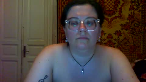 Snapshot of webgirl2 chatting on 06/11/26, 09:24 Marina online show from 06/11/26, 09:24