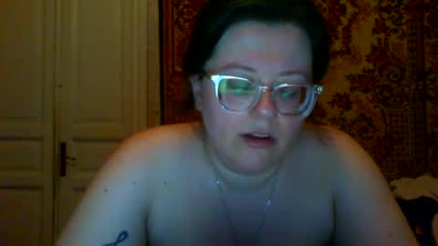 Snapshot of webgirl2 chatting on 07/12/26, 08:44 Marina online show from 07/12/26, 08:44