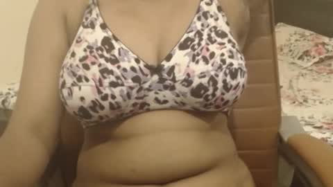 mina online show from 09/30/25, 12:21