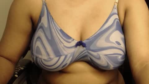 mina online show from 12/16/25, 07:02