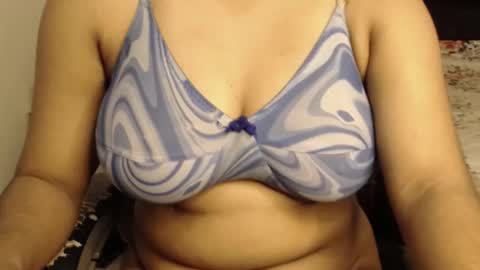 mina online show from 12/23/25, 08:56