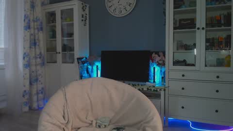 Snapshot of weed_princesss chatting on 12/30/24, 11:26  moon  online show from 12/30/24, 11:26