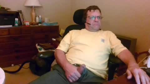 Snapshot of welderod chatting on 06/15/26, 04:25 welderod online show from 06/15/26, 04:25
