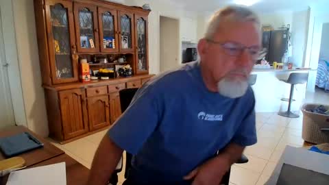 Wellhelloo online show from 06/24/26, 05:17