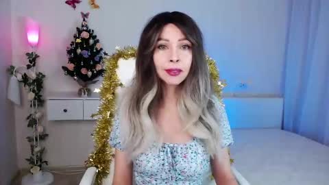 Snapshot of wendifoster chatting on 12/25/24, 07:34 Wendi Foster online show from 12/25/24, 07:34