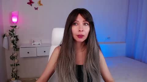 Snapshot of wendifoster chatting on 02/26/25, 07:16 Wendi Foster online show from 02/26/25, 07:16