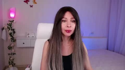 Snapshot of wendifoster chatting on 02/28/25, 07:03 Wendi Foster online show from 02/28/25, 07:03