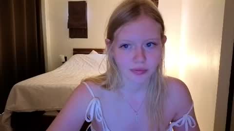 Snapshot of wendy_228 chatting on 06/30/26, 03:07 Wendy online show from 06/30/26, 03:07