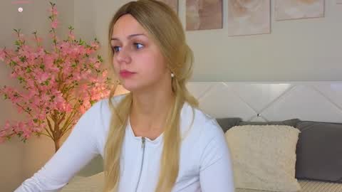 Snapshot of wendy__doll chatting on 12/10/24, 02:27 Im Wendy online show from 12/10/24, 02:27