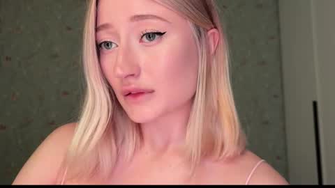 Daisy    online show from 02/01/26, 05:00