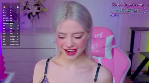 Snapshot of wendylovelylovew chatting on 06/09/26, 04:18 Wendy online show from 06/09/26, 04:18
