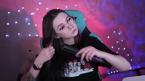 little girl who is always rightLisa online show from 12/21/24, 02:41