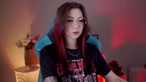 little girl who is always rightLisa online show from 12/30/24, 05:15