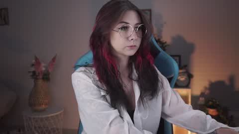 little girl who is always rightLisa online show from 01/14/25, 02:29