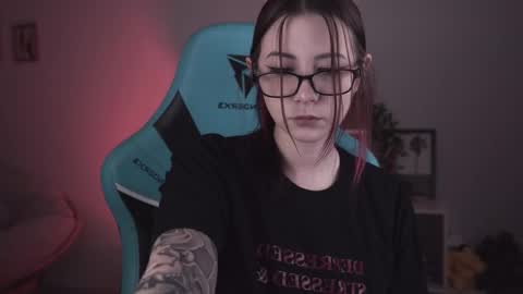 little girl who is always rightLisa online show from 02/11/25, 02:25