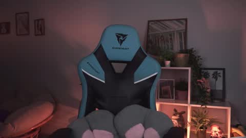 little girl who is always rightLisa online show from 02/21/25, 01:44