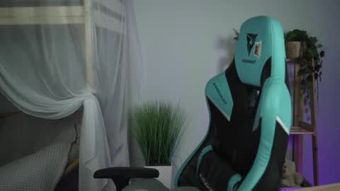 little girl who is always rightLisa online show from 11/02/25, 12:35