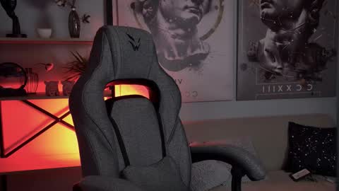 little girl who is always rightLisa online show from 03/26/26, 01:22