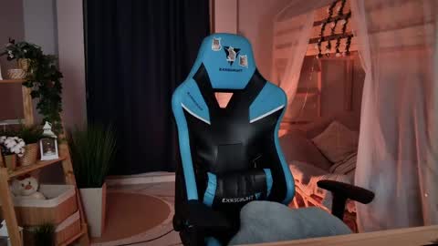 little girl who is always rightLisa online show from 04/02/26, 01:14