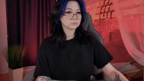 little girl who is always rightLisa online show from 04/13/26, 01:11