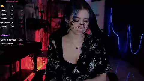 little girl who is always rightLisa online show from 06/18/26, 01:17
