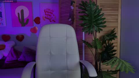 little girl who is always rightLisa online show from 07/08/26, 01:10