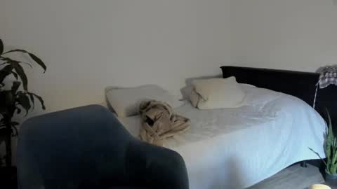 Snapshot of west_ta chatting on 09/14/25, 11:59 tatty online show from 09/14/25, 11:59