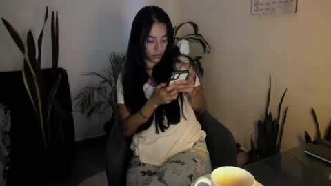 Snapshot of west_ta chatting on 09/30/25, 10:09 tatty online show from 09/30/25, 10:09
