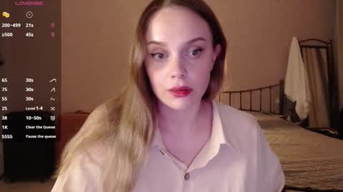 Lana online show from 09/15/25, 03:34