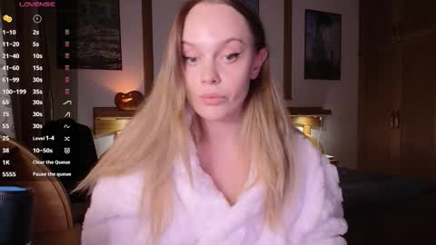 Lana online show from 10/20/25, 07:25