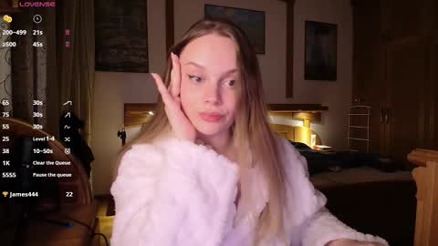 Lana online show from 11/07/25, 09:15