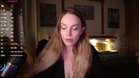 Lana online show from 11/17/25, 08:47