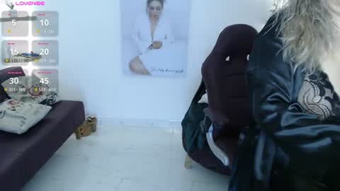 Snapshot of wet_liss chatting on 07/12/26, 03:58 Diva online show from 07/12/26, 03:58