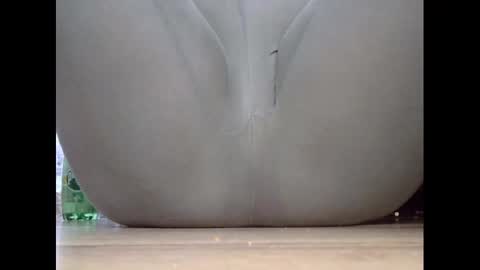 wet_pants2022 online show from 02/03/25, 01:08