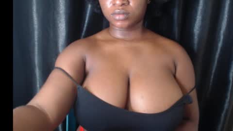Snapshot of wet_xxpussy55 chatting on 10/19/25, 12:55 Sonia online show from 10/19/25, 12:55