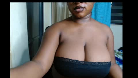 Snapshot of wet_xxpussy55 chatting on 07/08/26, 03:38 Sonia online show from 07/08/26, 03:38