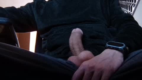 Snapshot of wetbigdickstream chatting on 02/26/25, 12:05 Wetbigdickstream online show from 02/26/25, 12:05